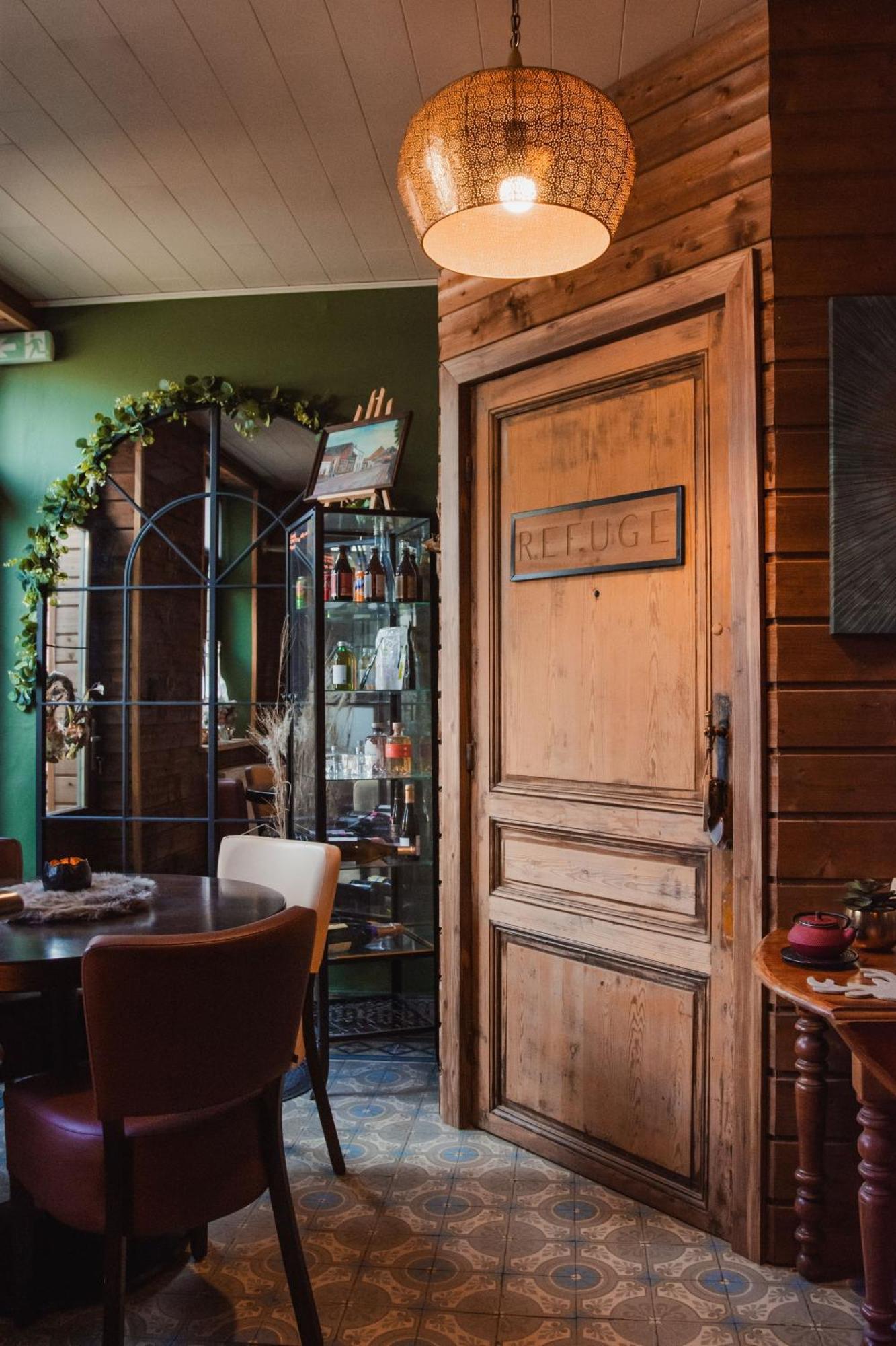 Maison D'Hote Les Notes Endormies Suite Le Refuge Walcourt Exterior photo