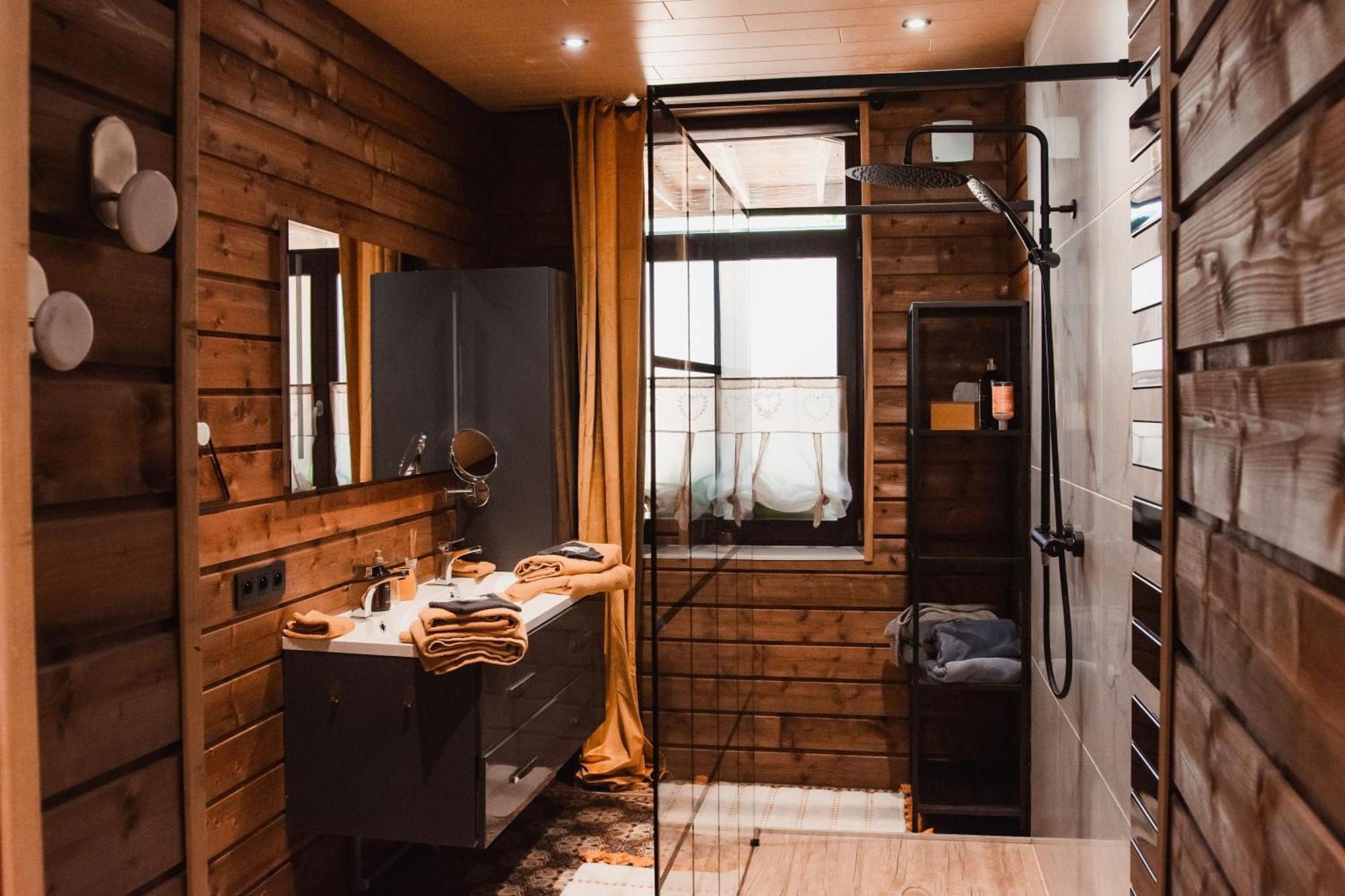Maison D'Hote Les Notes Endormies Suite Le Refuge Walcourt Exterior photo