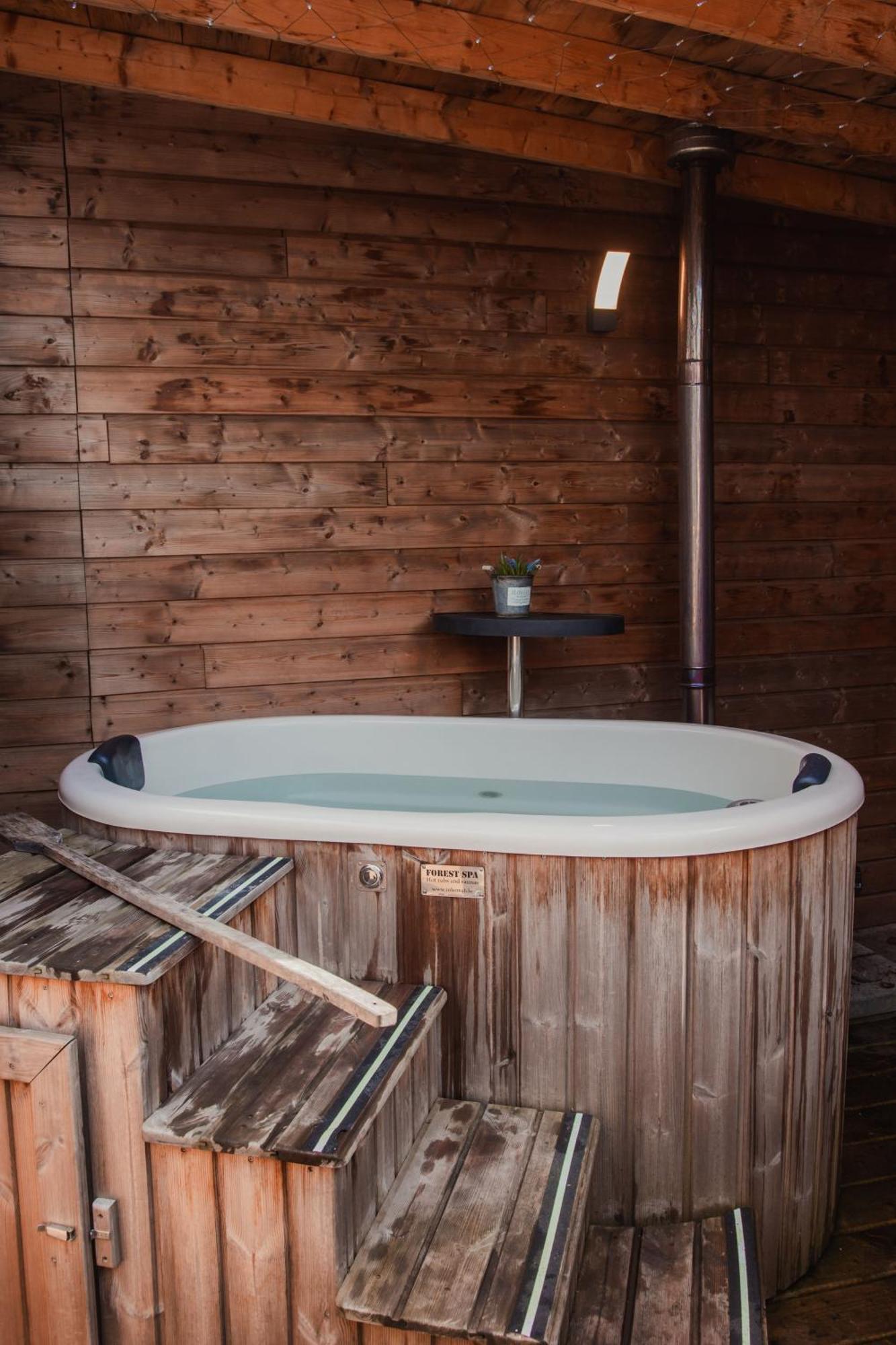 Maison D'Hote Les Notes Endormies Suite Le Refuge Walcourt Exterior photo